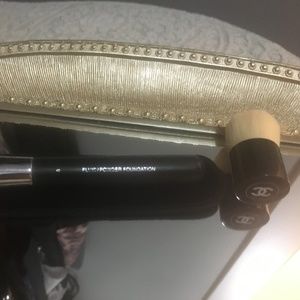 Authentic #8 Chanel Foundation Brush and mini kabuki brush